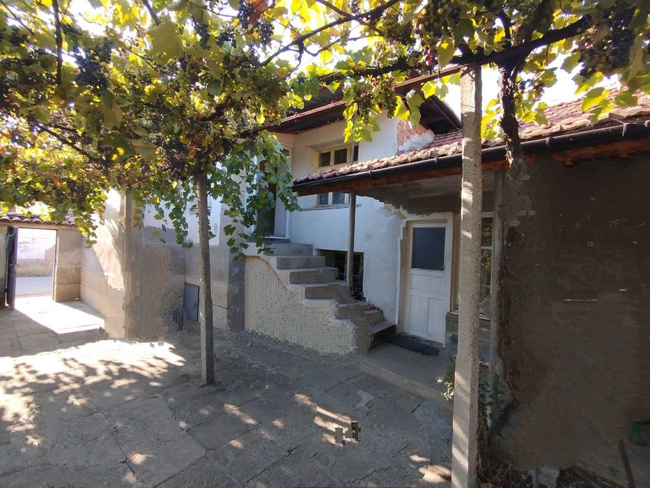 Продава се Къща в с. Стрелци, Област Пловдив - 720 кв.м за 73 €/кв.м - Снимка #3