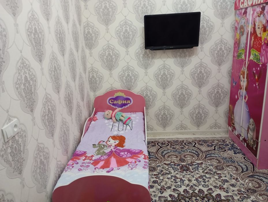 Прадайотся квартира замона