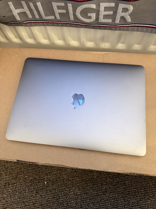 Macbook A1708 defect , ecran spart