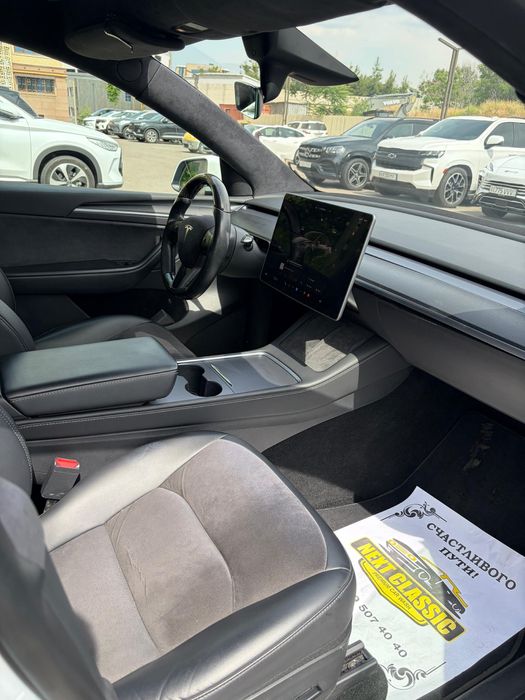Tesla model y