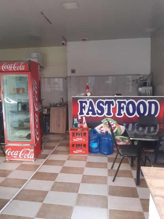 Kafe barcha jixozlari bilan 50 50 ishlatiladi