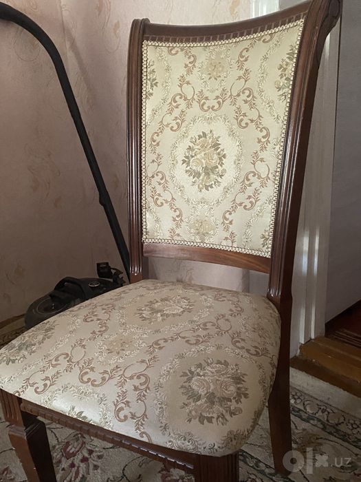 Продам 10 стульев