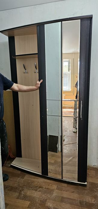 Шкаф в прихожую.