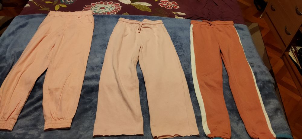 Vând pantaloni  piele ecologica  și geacă de iarna