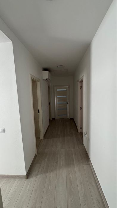 Casă Modernă în Zona Castelului Transilvania – Eleganță și Liniște