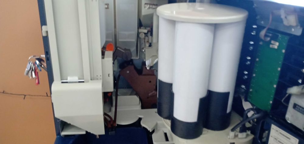 Монетници без ресто NRI G13 и RM 5(валидатори)