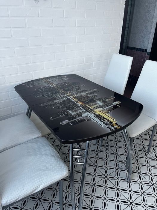 Продам стол и стулья