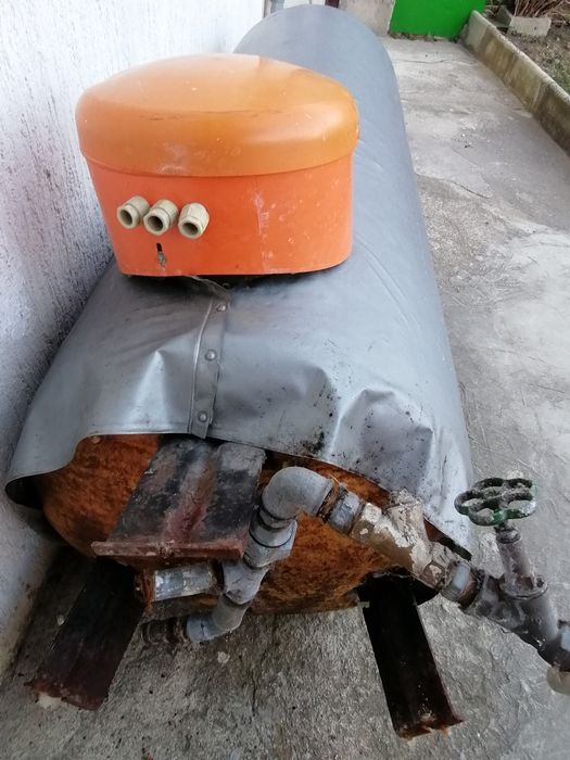 Бойлер 300л. в добро работно състояние