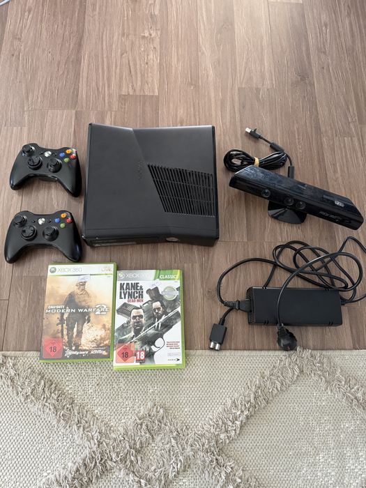 Xbox cu Kinect  si doua controllere plus jocuri