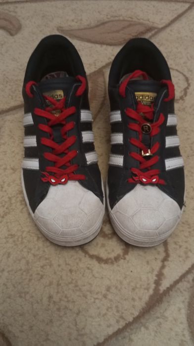 Продам кросовки адидас