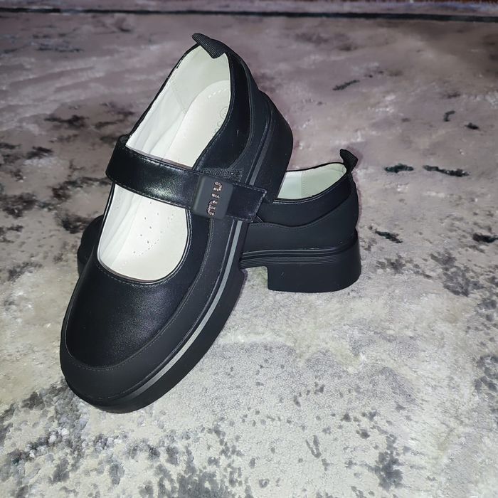 Продам туфли черные.