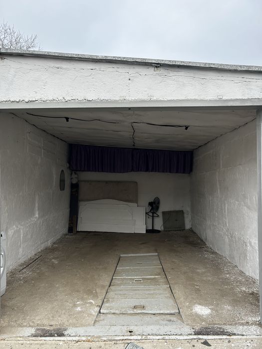 Продается гараж, блочный, в центре города