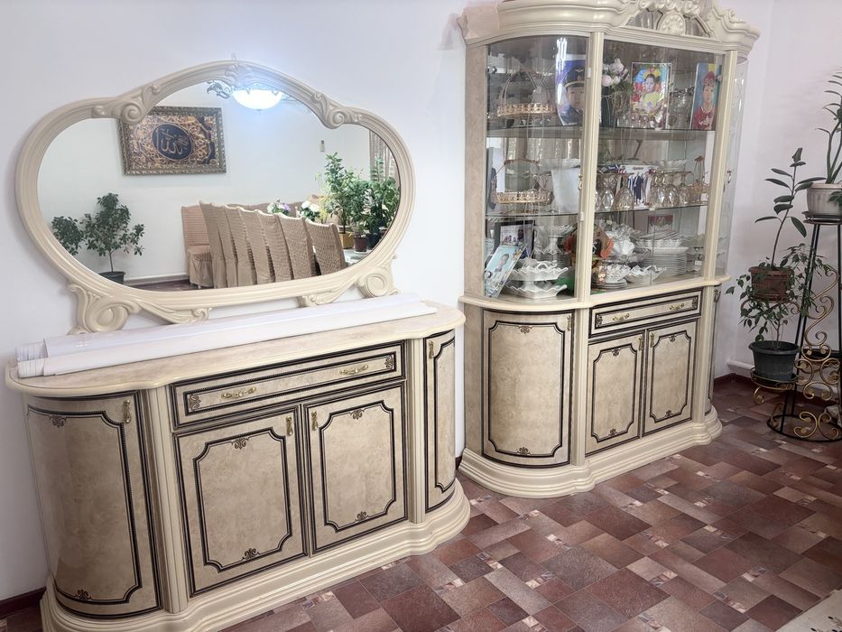 Сервант с комодом