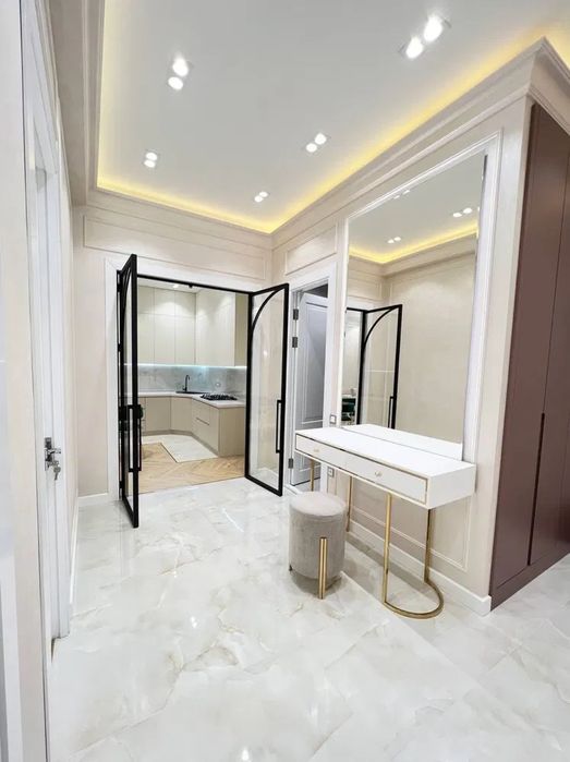 Жк Казахстан-Сдается новая квартира в элит комплексе!