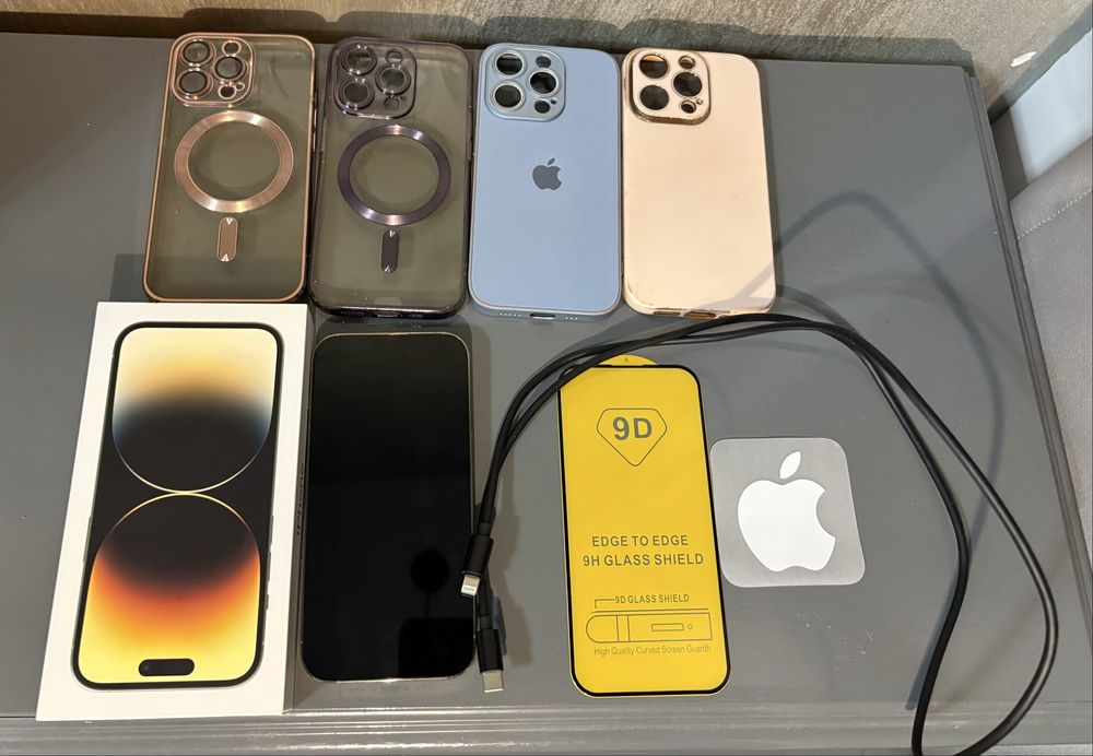 Vând iPhone 14 Pro Gold ,256GB.