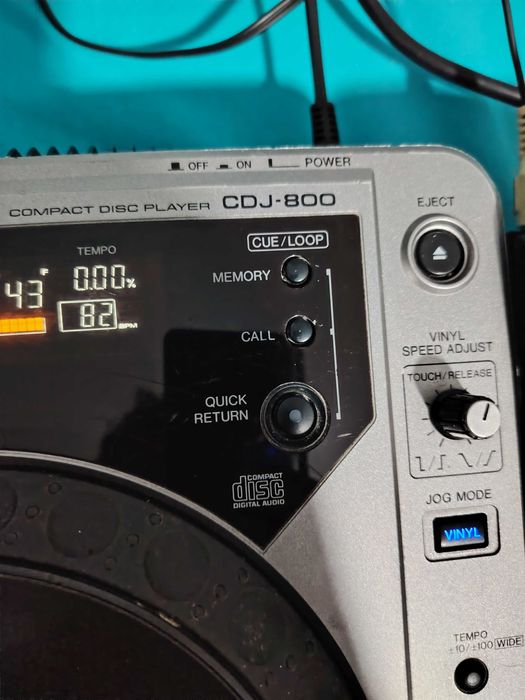 PIONEER CDJ-800, două CD player, unul cu defect și Gemini PS-626i Stereo Mixer