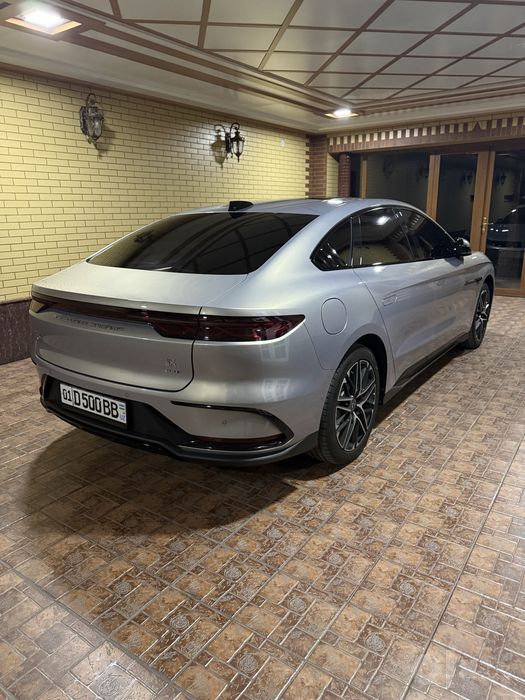 Продаю byd han 635