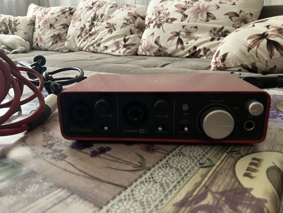 звукова карта scorlett 2i2 gen1