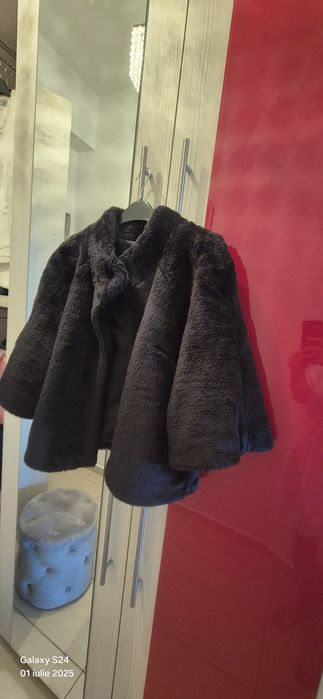 Geaca blana sintetica, masura 40, produs care nu are inchidere
