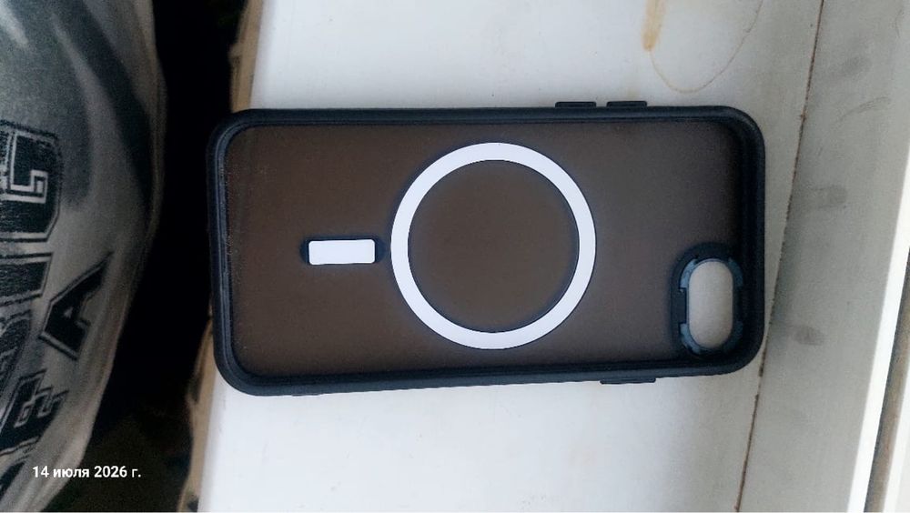 iPhone se 2020 в хорошем состаяний