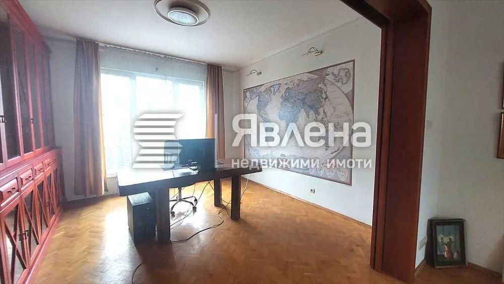 Дава се под наем Тристаен апартамент в София, Център - 130 кв.м за 1271.43 € - Снимка #3