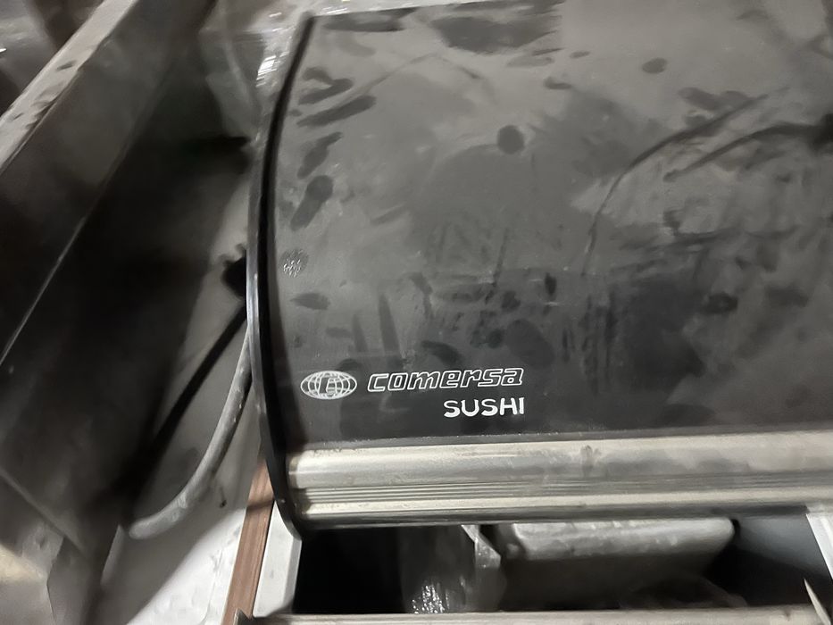 Професионална Витрина за суши Comersa