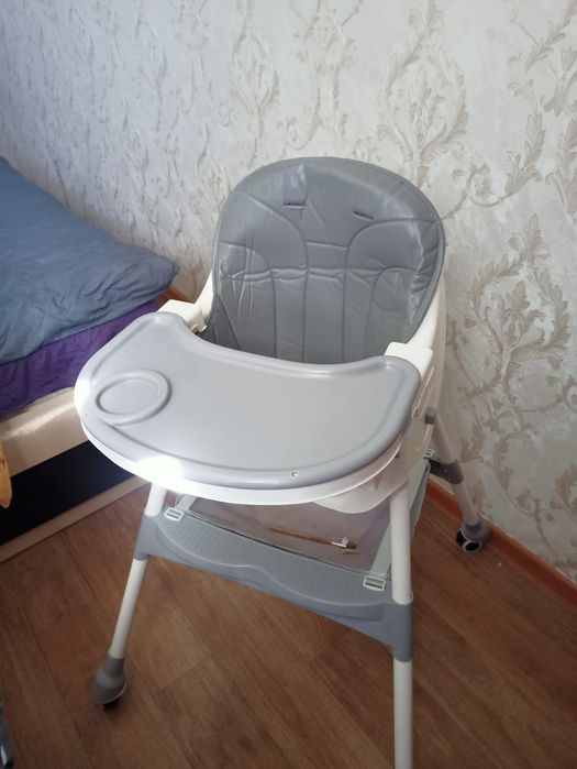 Продам детский столик