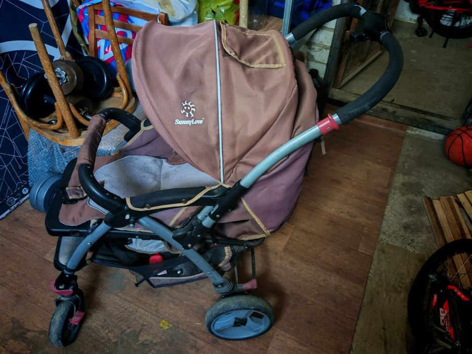 Коляска б/у.цена 10000