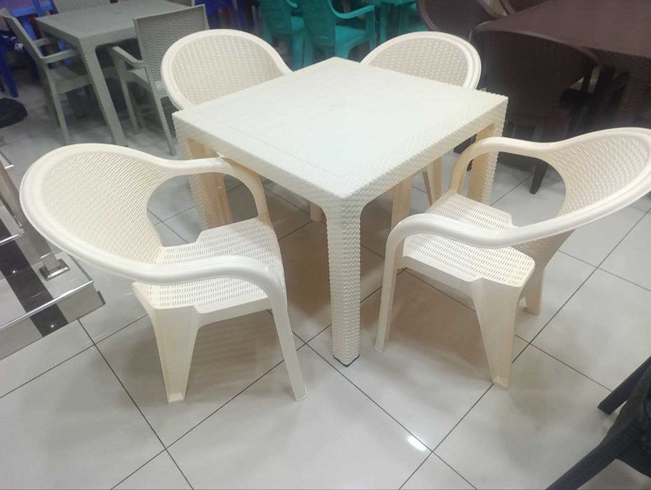 Комплект плетеной садовой мебели 4-местный (1 стол + 4 стула)