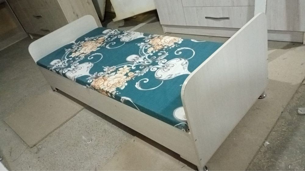 Односпальная кровать