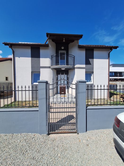 Vând casă Micesti-Orizont,5 camere finisată,toate utilitățile, intabulată