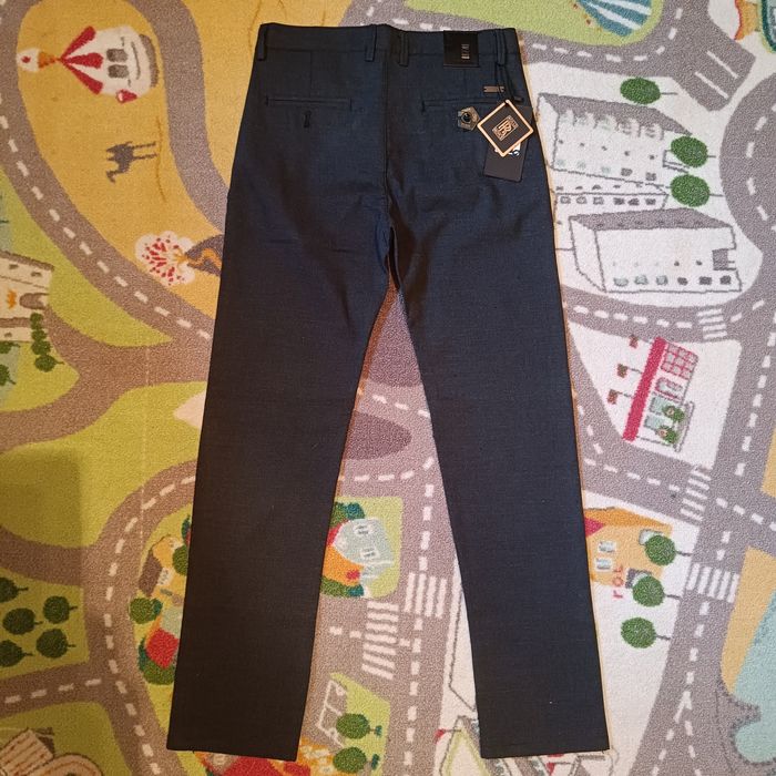 Брюки на  мальчика новые