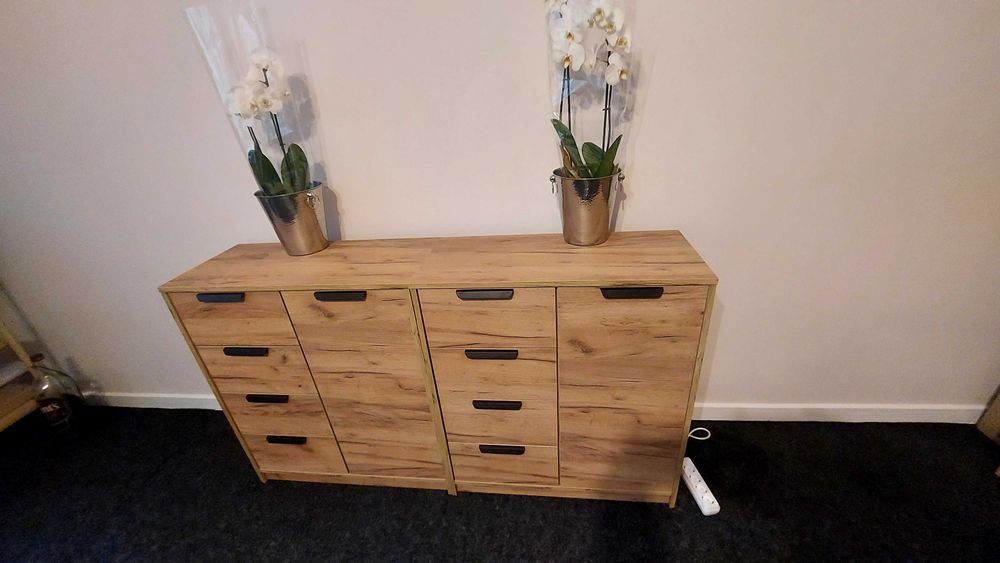 Vand 2 Comode 4 sertare 1 ușă JENSLEV stejar sălbatic .