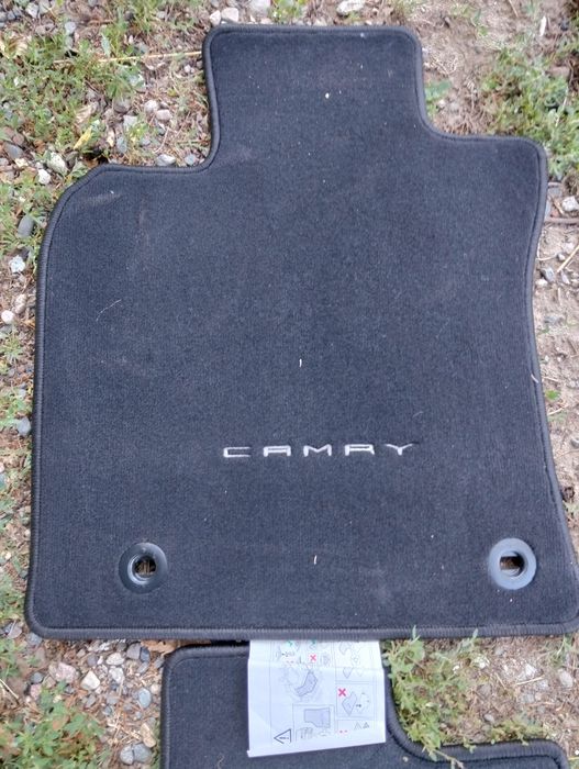 Продам коврики на Камри75