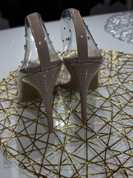 Pantofi cu pietre si pantofi turcoaz