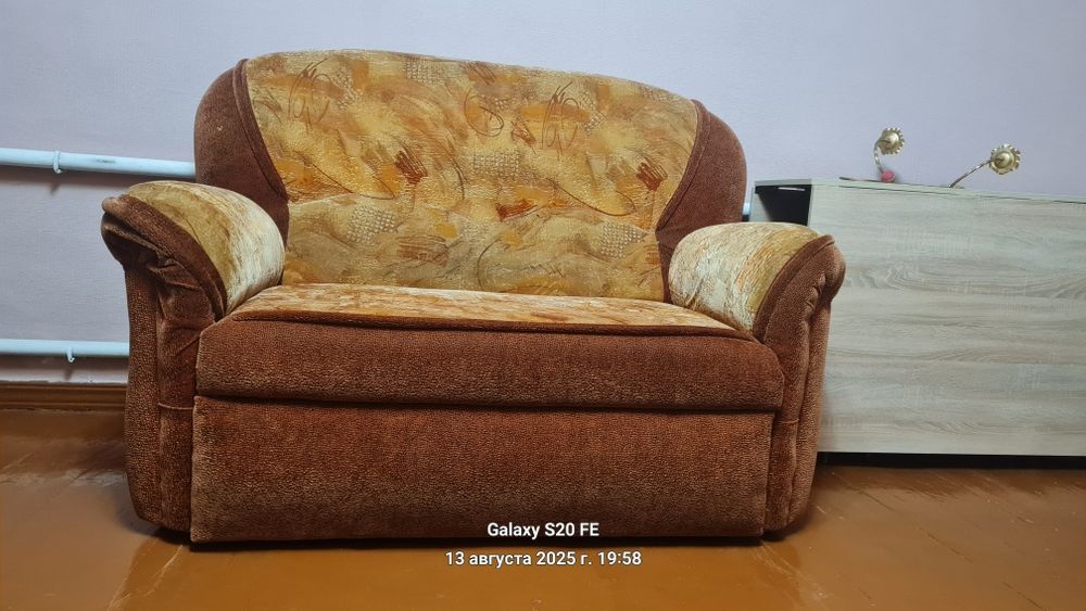 Мягкий уголок диван +маленький диван +кресло