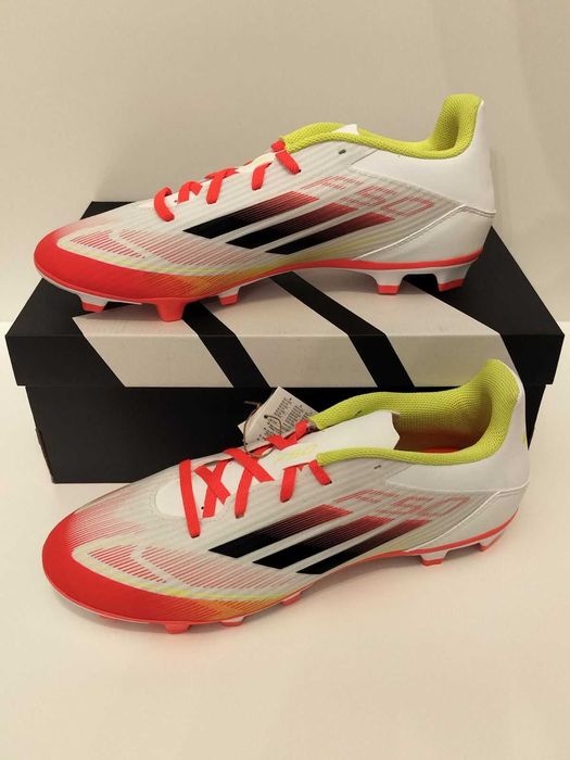 Чисто нови футболни обувки Adidas F50 Club FG/MG
