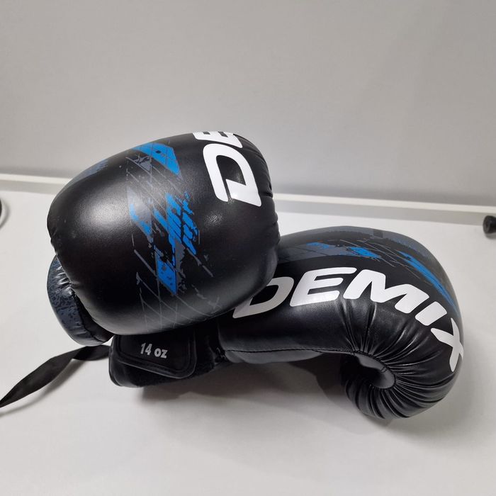 Продам боксерские перчатки