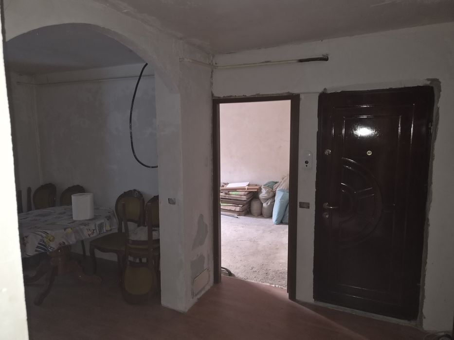 De vanzare apartament 2 camere decomandat, 54 mp, bl. C4, sc. 1, et. 3
