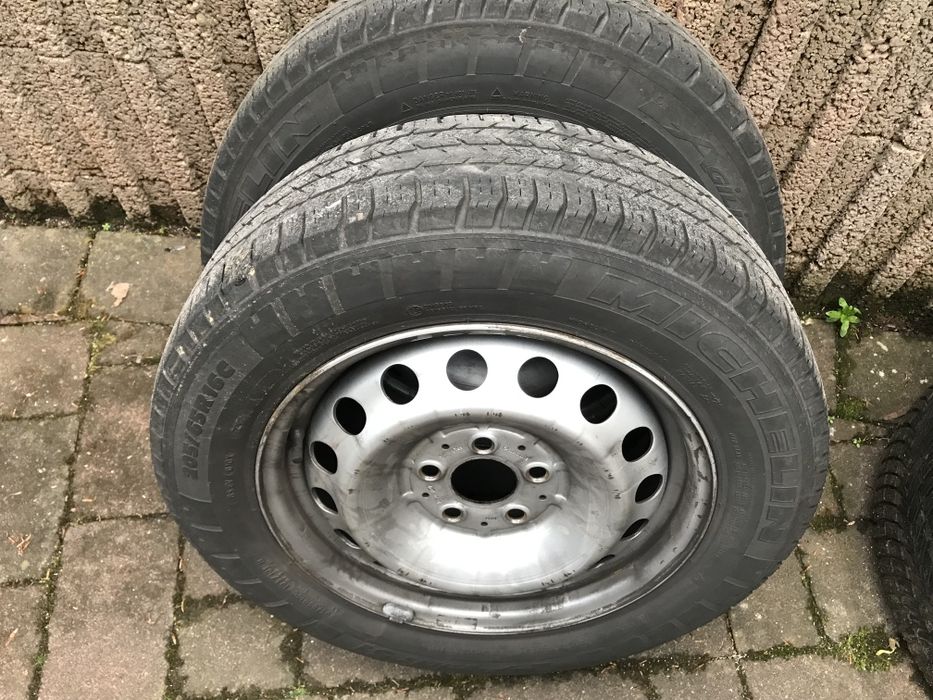 De vânzare mai multe tipuri de jante aliaj sau otel cu cauciucuri