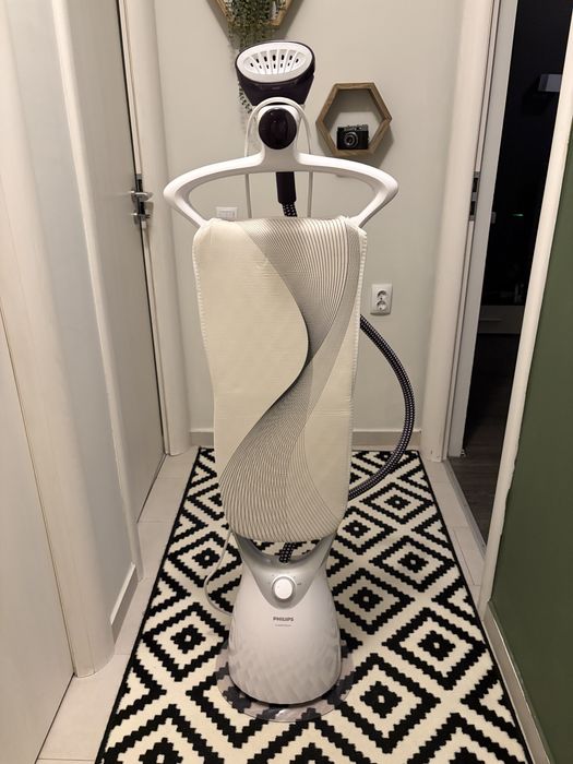 Aparat calcat vertical cu aburi Philips Comfort Touc