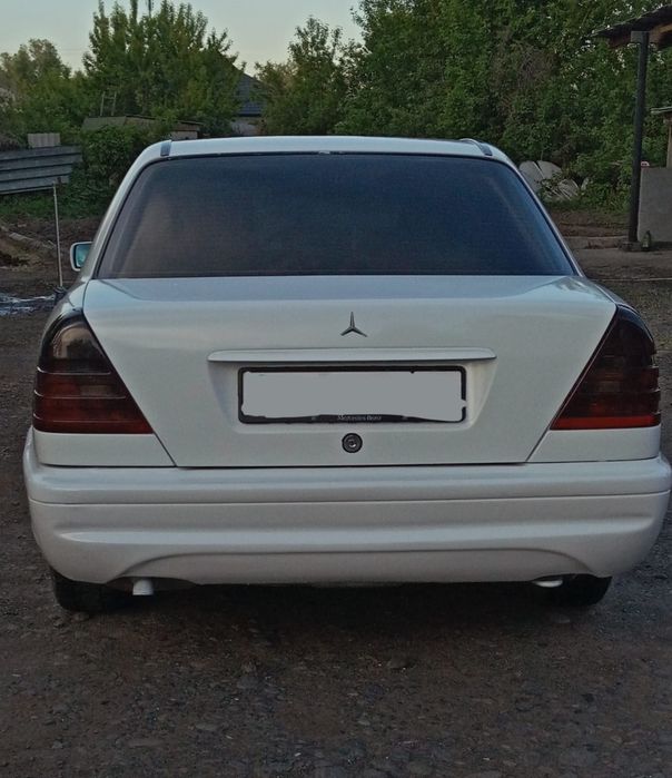 Мерседес c180 w202