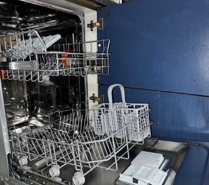 Дава се под наем Тристаен апартамент в София, Люлин 9 - 105 кв.м за 628.32 € - Снимка #5