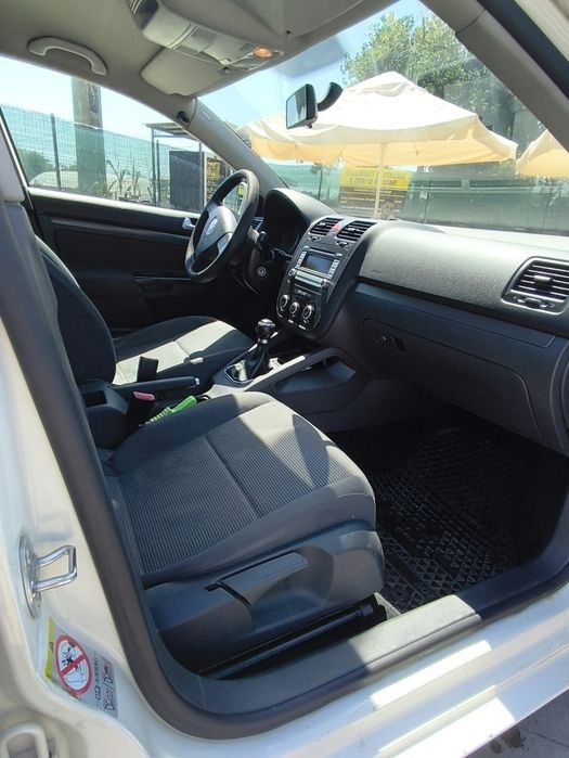 Vând Volkswagen Golf 5 an 2008 1.9 Tdi 105 cp
