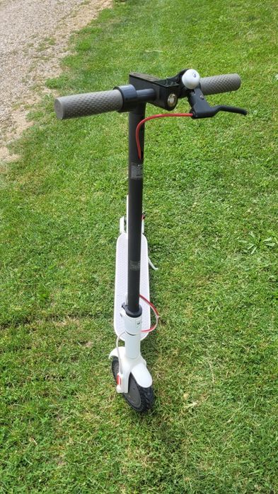 Trotineta electrica Xiaomi ca nouă
