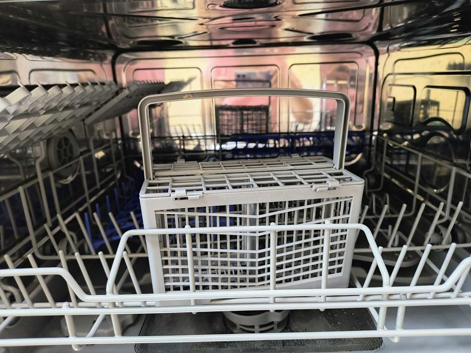 Съдомиялна Candy