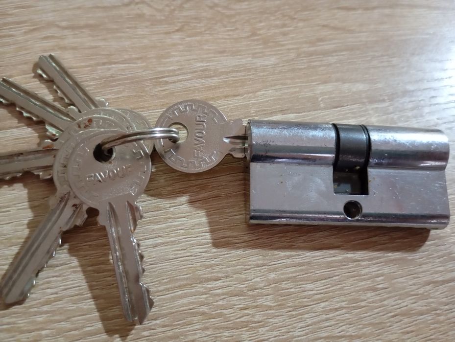 Продам сердцевина замка