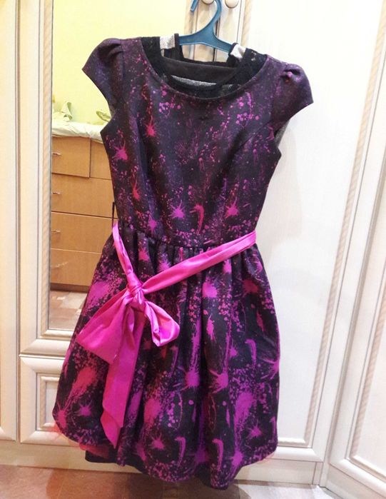 Платья разные,размер 42,44,46