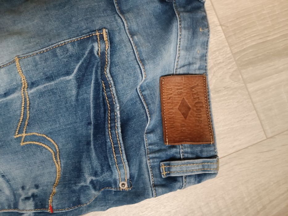 Lee Cooper, 29 номер, 20 лева