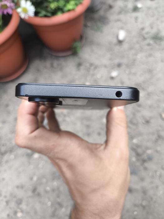 Продам телефон Redmi 13C